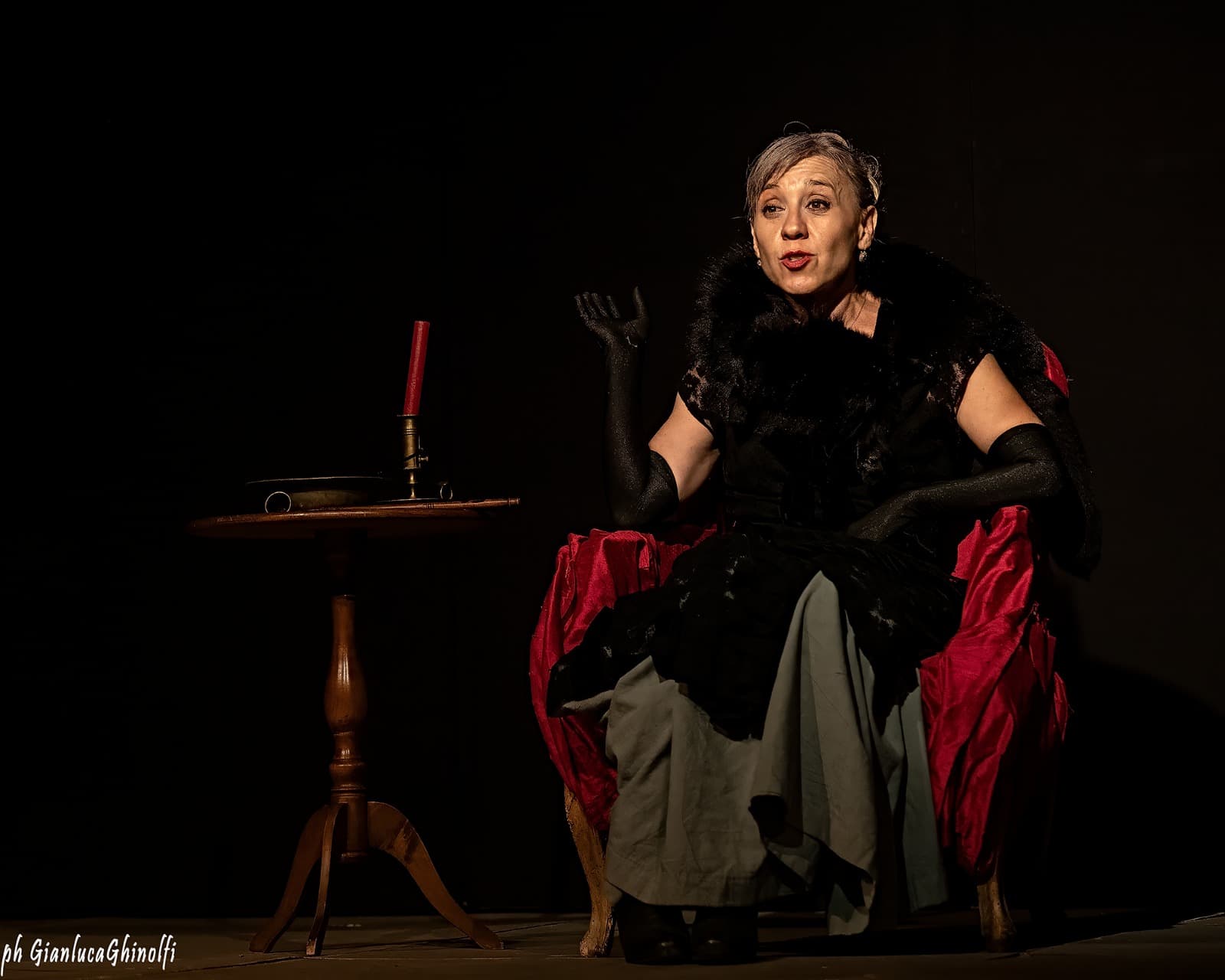 Laura Remaschi nella signora Higgins in Smith & Wesson